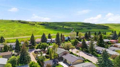1251 Hunterquay Hill Nw, Calgary, AB 