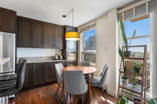 1206-733 14 Avenue Sw, Calgary, AB - Indoor Photo Showing Dining Room