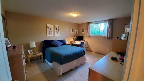 2457 22A Street Nw, Calgary, AB 