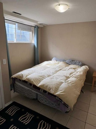 2457 22A Street Nw, Calgary, AB 