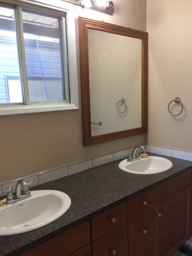 2457 22A Street Nw, Calgary, AB 