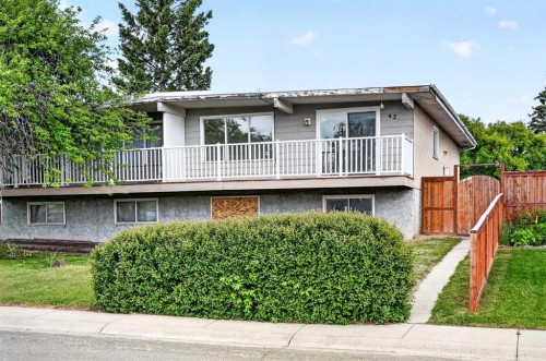42 Huntford Close NE Calgary, AB T2K 3Y6