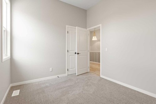 420 Montrose Green Se, High River, AB 