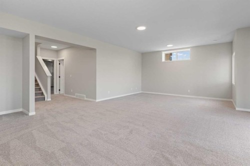 420 Montrose Green Se, High River, AB 