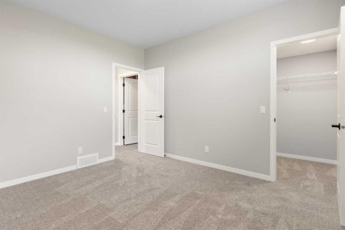 420 Montrose Green Se, High River, AB 