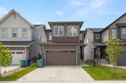 293 Carringsby Way NW Calgary, AB T3P 1T6