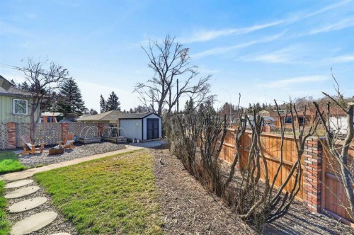 8927 48 Avenue Nw, Calgary, AB 