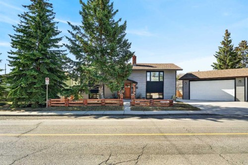 8927 48 Avenue Nw, Calgary, AB 