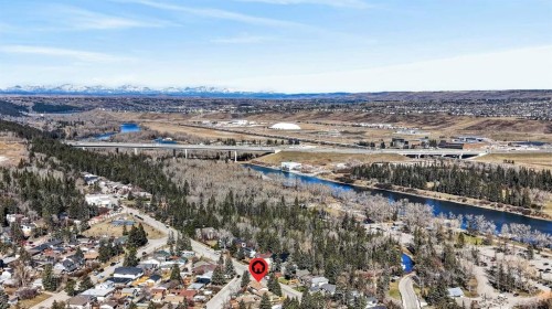 8927 48 Avenue Nw, Calgary, AB 