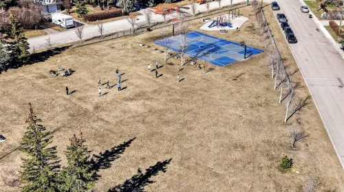 8927 48 Avenue Nw, Calgary, AB 