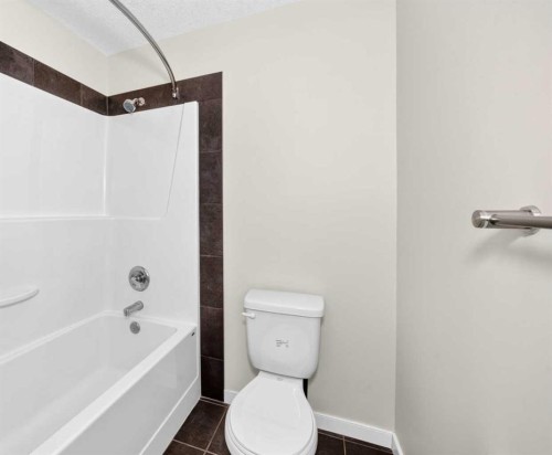 56 Panatella Parade Nw, Calgary, AB - Indoor Photo Showing Bathroom