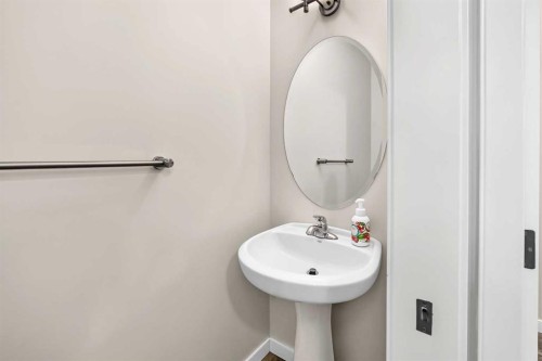 56 Panatella Parade Nw, Calgary, AB - Indoor Photo Showing Bathroom