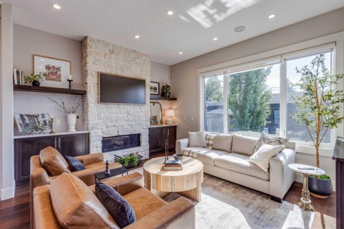 921 42 Street Sw, Calgary, AB 