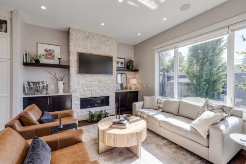 921 42 Street Sw, Calgary, AB 