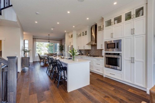 921 42 Street Sw, Calgary, AB 
