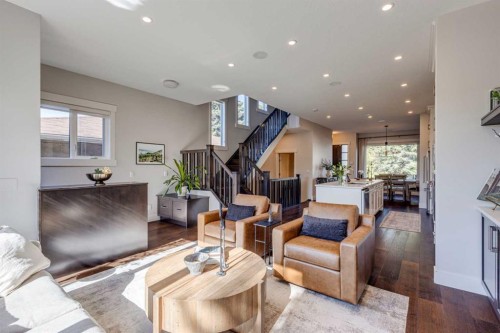 921 42 Street Sw, Calgary, AB 