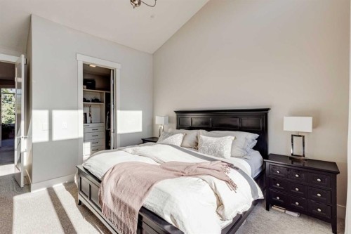 921 42 Street Sw, Calgary, AB 