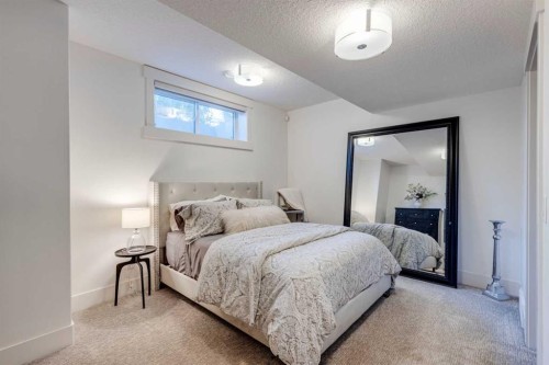 921 42 Street Sw, Calgary, AB 