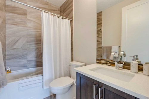 921 42 Street Sw, Calgary, AB 