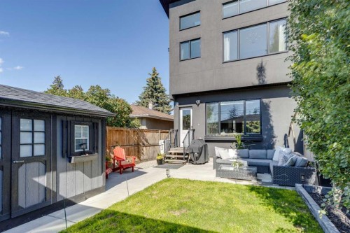 921 42 Street Sw, Calgary, AB 