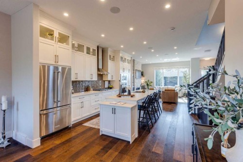 921 42 Street Sw, Calgary, AB 