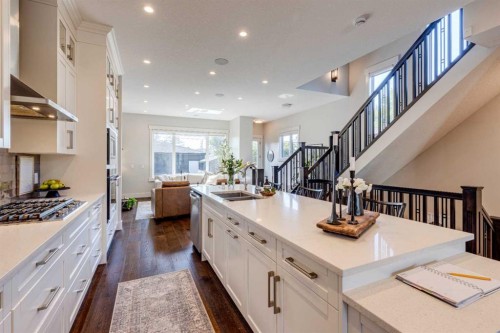 921 42 Street Sw, Calgary, AB 