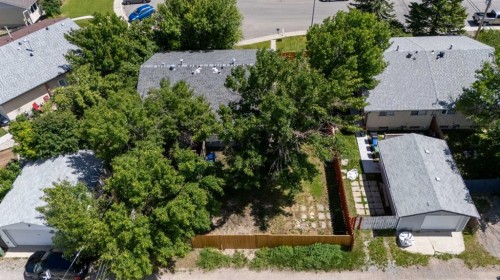 937 Marcombe Drive Ne, Calgary, AB - Outdoor