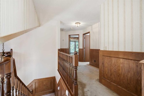 168 Edgehill Close Nw, Calgary, AB 