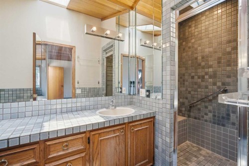 168 Edgehill Close Nw, Calgary, AB 