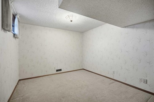 168 Edgehill Close Nw, Calgary, AB 