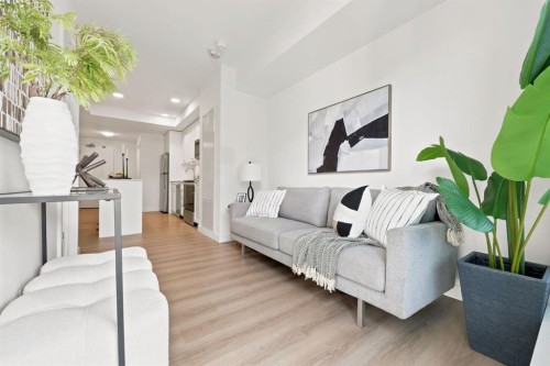 311-123 4 Street, Calgary, AB - Indoor Photo Showing Living Room