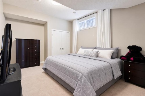 27 Ridge View Place, Cochrane, AB 