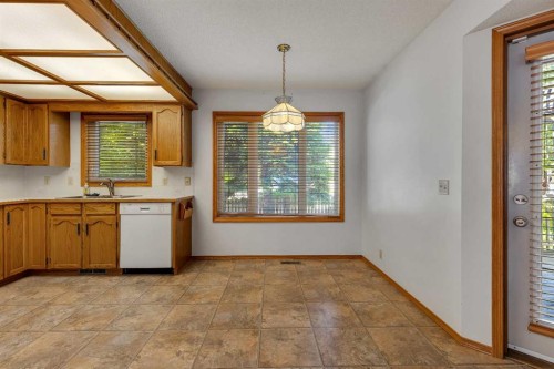 83 Sanderling Road Nw, Calgary, AB 