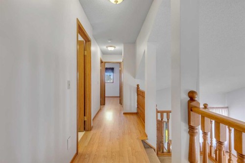 83 Sanderling Road Nw, Calgary, AB 