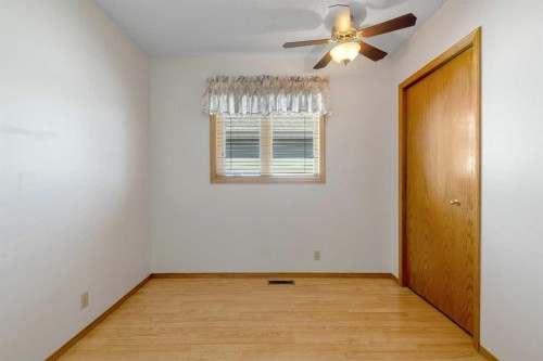83 Sanderling Road Nw, Calgary, AB 