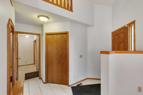 83 Sanderling Road Nw, Calgary, AB 