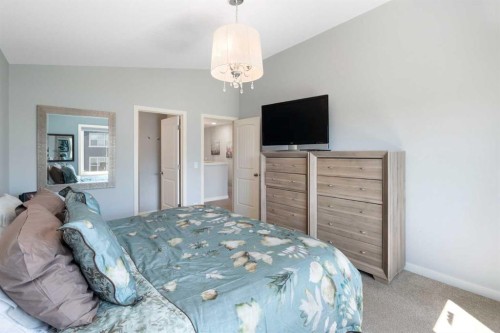 642 Kingsmere Way Se, Airdrie, AB 