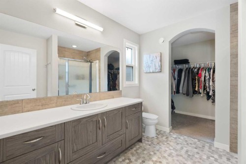 642 Kingsmere Way Se, Airdrie, AB 