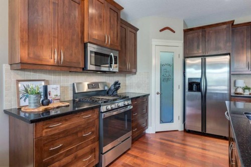 2421 1 Avenue Nw, Calgary, AB 