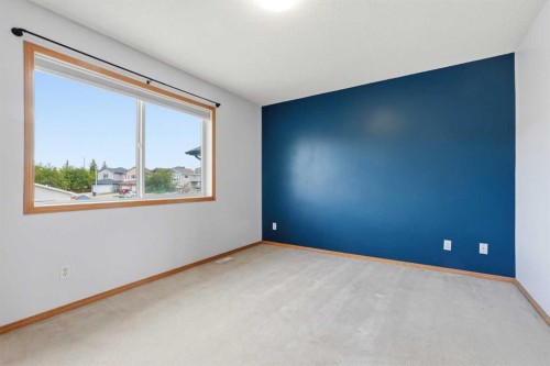 5 Coville Bay Ne, Calgary, AB 