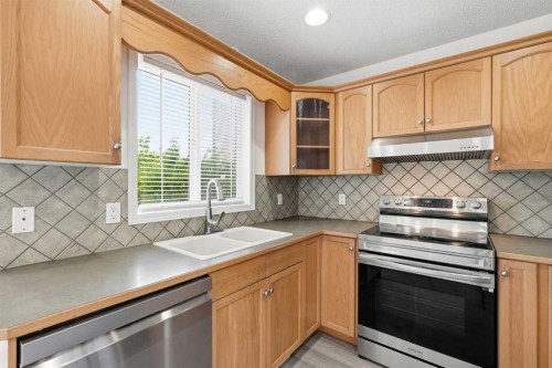 5 Coville Bay Ne, Calgary, AB 