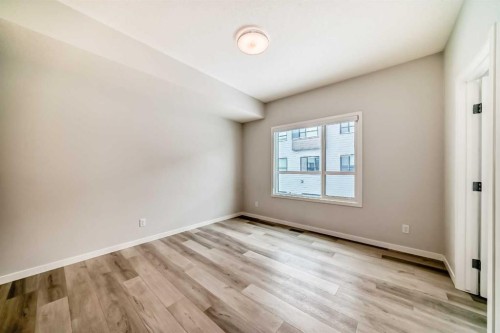 136-42 Cranbrook Gardens Se, Calgary, AB - Indoor Photo Showing Other Room