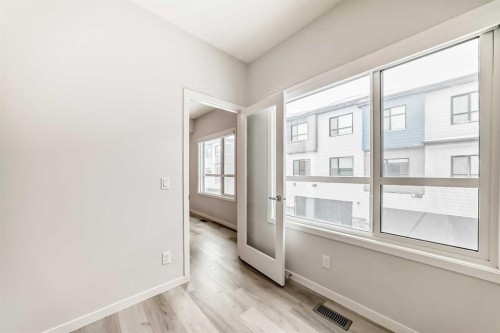 136-42 Cranbrook Gardens Se, Calgary, AB - Indoor Photo Showing Other Room