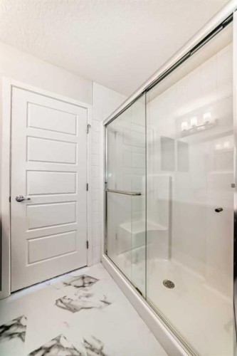 136-42 Cranbrook Gardens Se, Calgary, AB - Indoor Photo Showing Bathroom