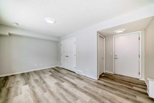136-42 Cranbrook Gardens Se, Calgary, AB - Indoor Photo Showing Other Room