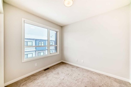 136-42 Cranbrook Gardens Se, Calgary, AB - Indoor Photo Showing Other Room