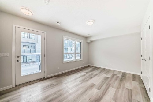136-42 Cranbrook Gardens Se, Calgary, AB - Indoor Photo Showing Other Room