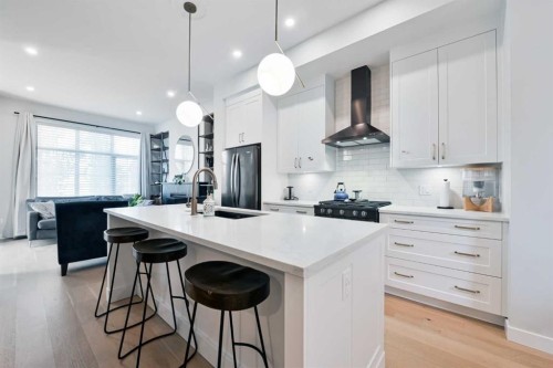 4929 20 Street Sw, Calgary, AB 
