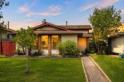 471 Berkley Crescent NW Calgary, AB T3K 1A9