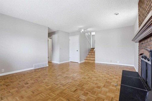 471 Berkley Crescent Nw, Calgary, AB 